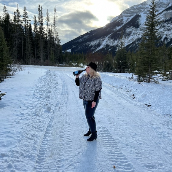 Meet your Posher, Aaron - Picture 5 of 15